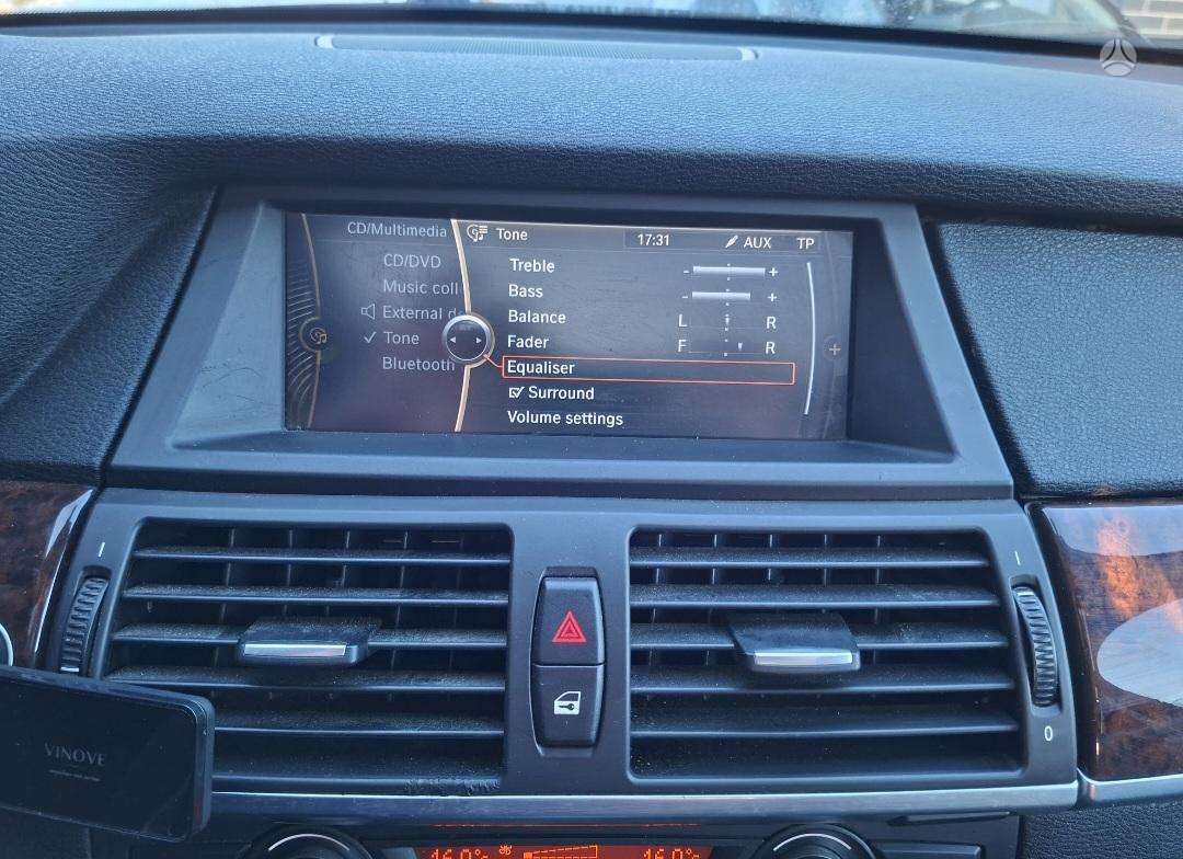 BMW X5 2011 — photo 12