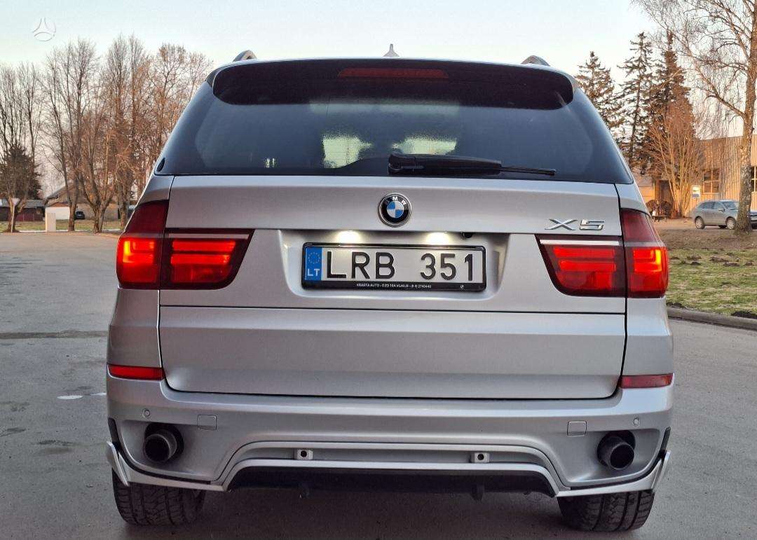 BMW X5 2011 — engine 2979 cm³, 306 HP (225kW)