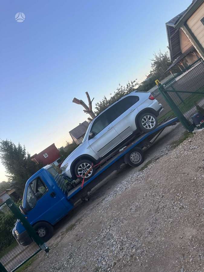 BMW X5 2011 — photo 8
