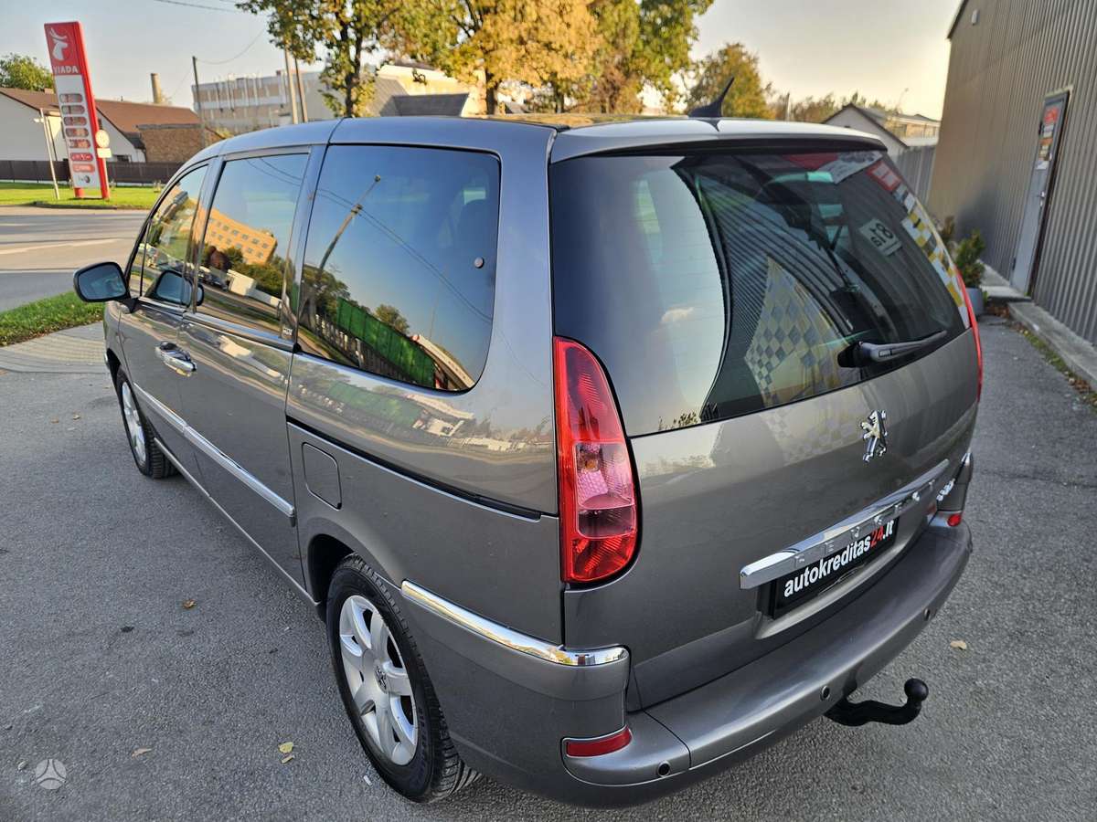 Peugeot 807 2011 — двигун 1997 cm³, 136 HP (100kW)
