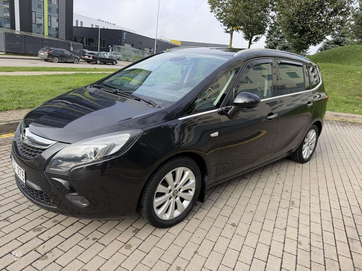 Opel Zafira 2012 — photo 11