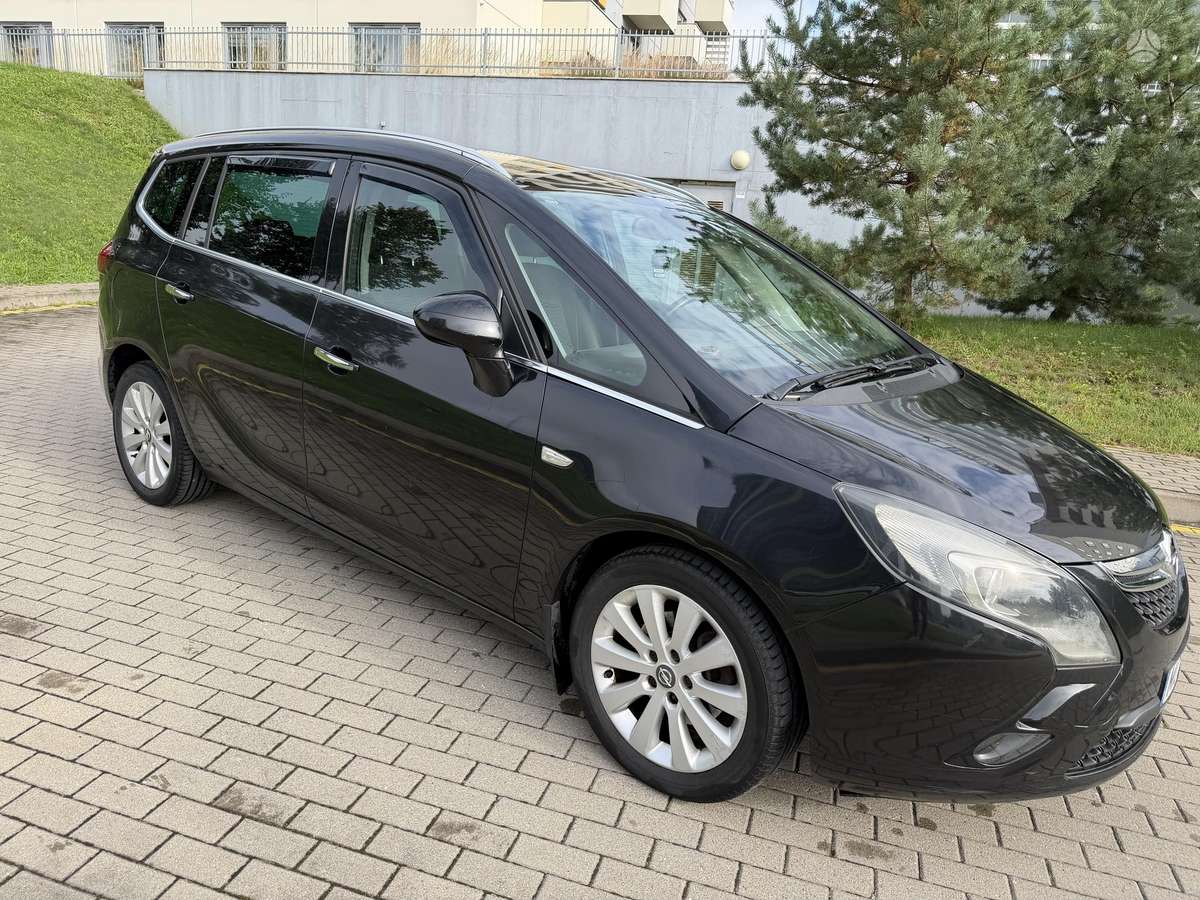 Opel Zafira 2012 — photo 13