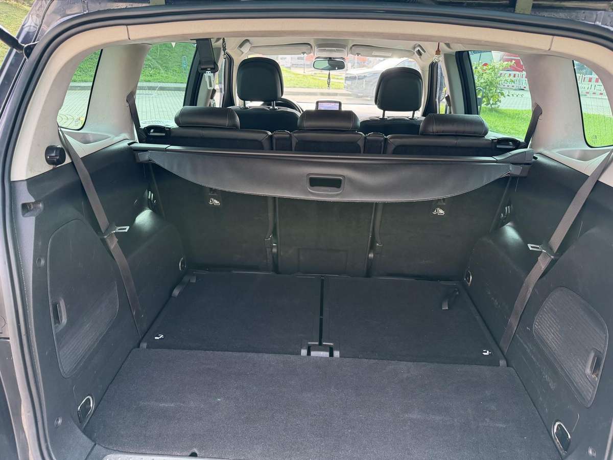 Opel Zafira 2012 — photo 18