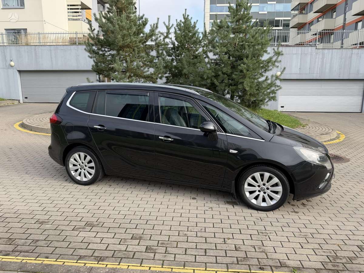 Opel Zafira 2012 — engine 1600 cm³, 150 HP (110kW)
