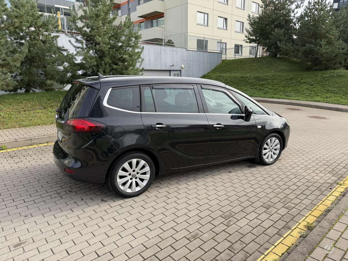 Opel Zafira 2012 — photo 6