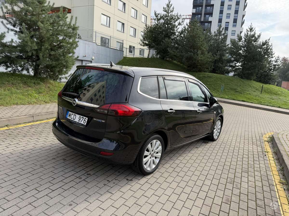 Opel Zafira 2012 — photo 8