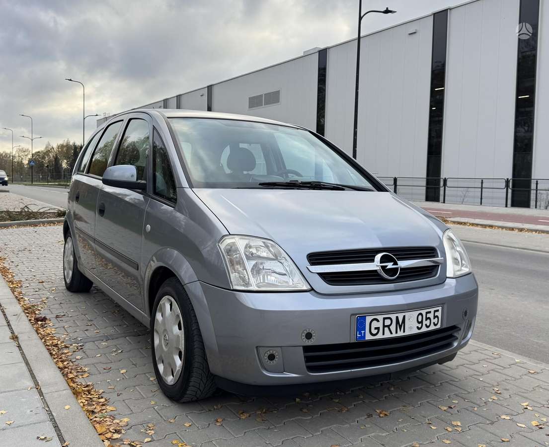 Opel Meriva 2004 — rear view