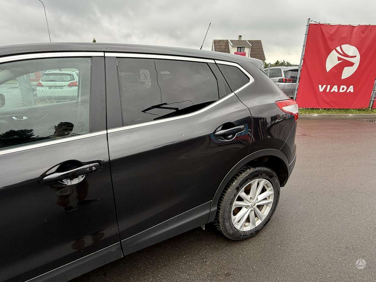 Nissan Qashqai 2014 — interior