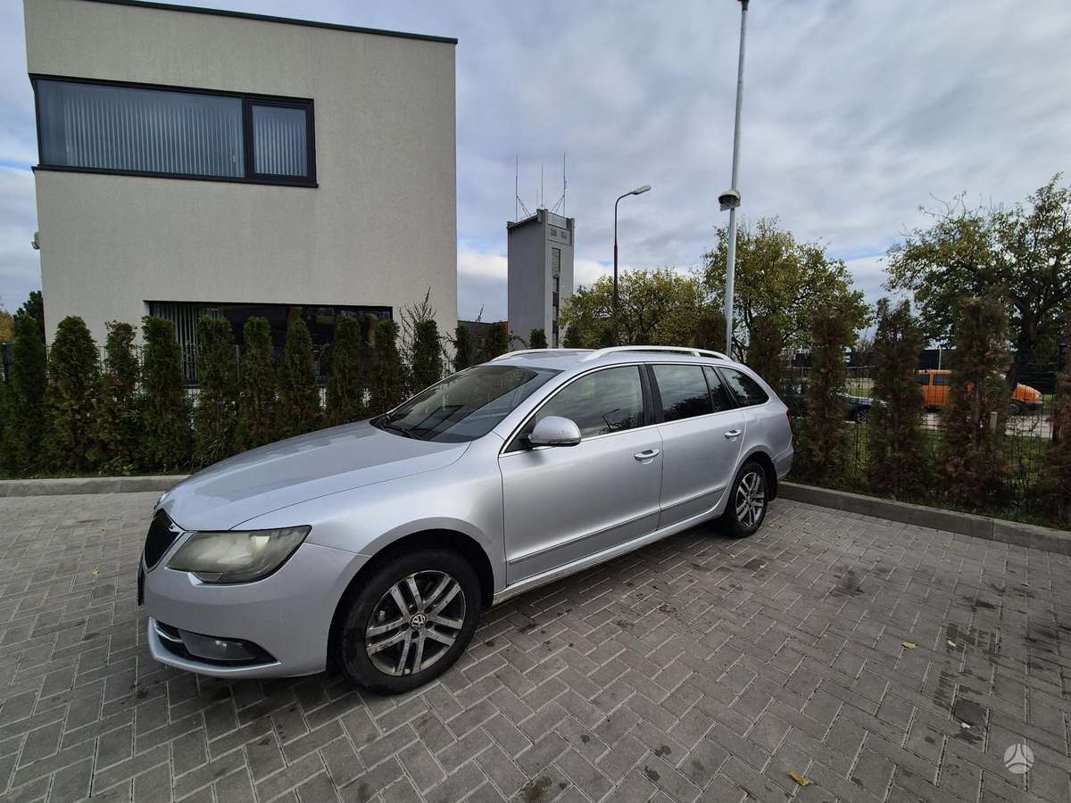 Skoda Superb 2014 — салон