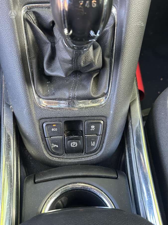 Opel Zafira 2015 — photo 11