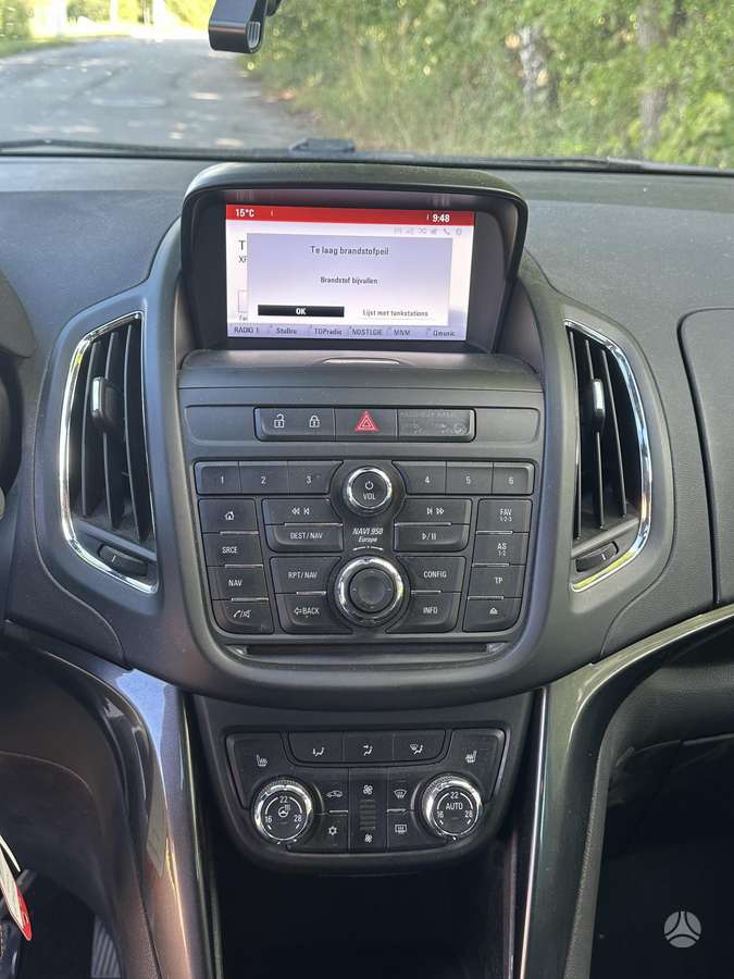 Opel Zafira 2015 — photo 12