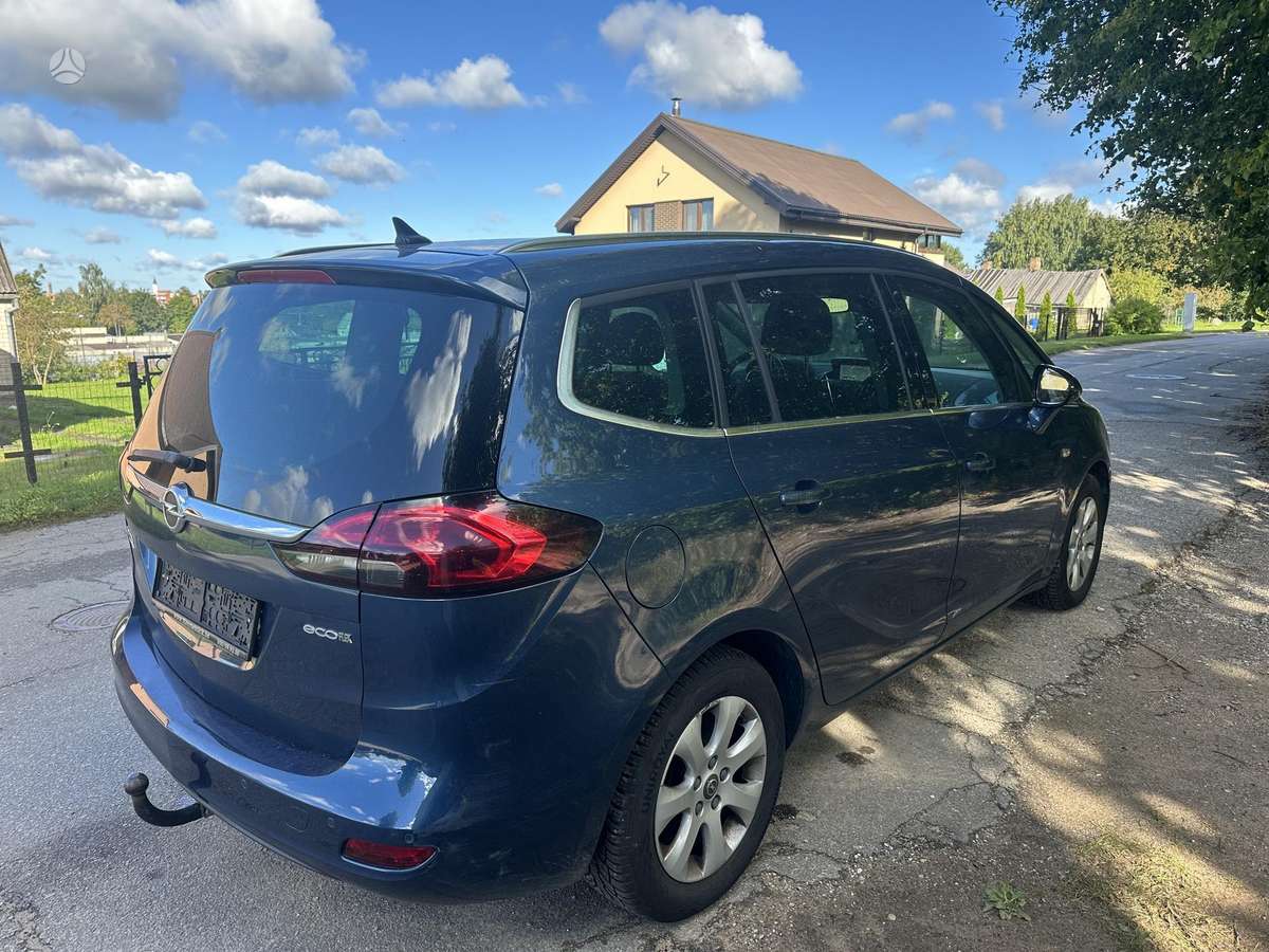 Opel Zafira 2015 — engine 1598 cm³, 136 HP (100kW)