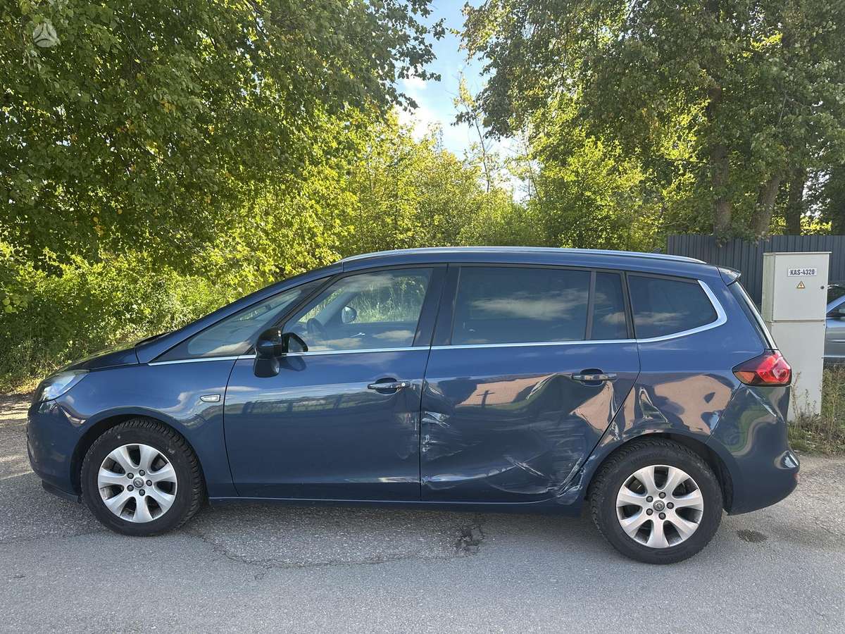 Opel Zafira 2015 — photo 6