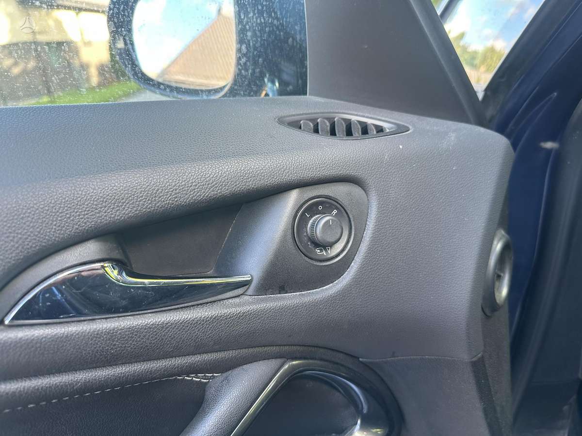 Opel Zafira 2015 — photo 8
