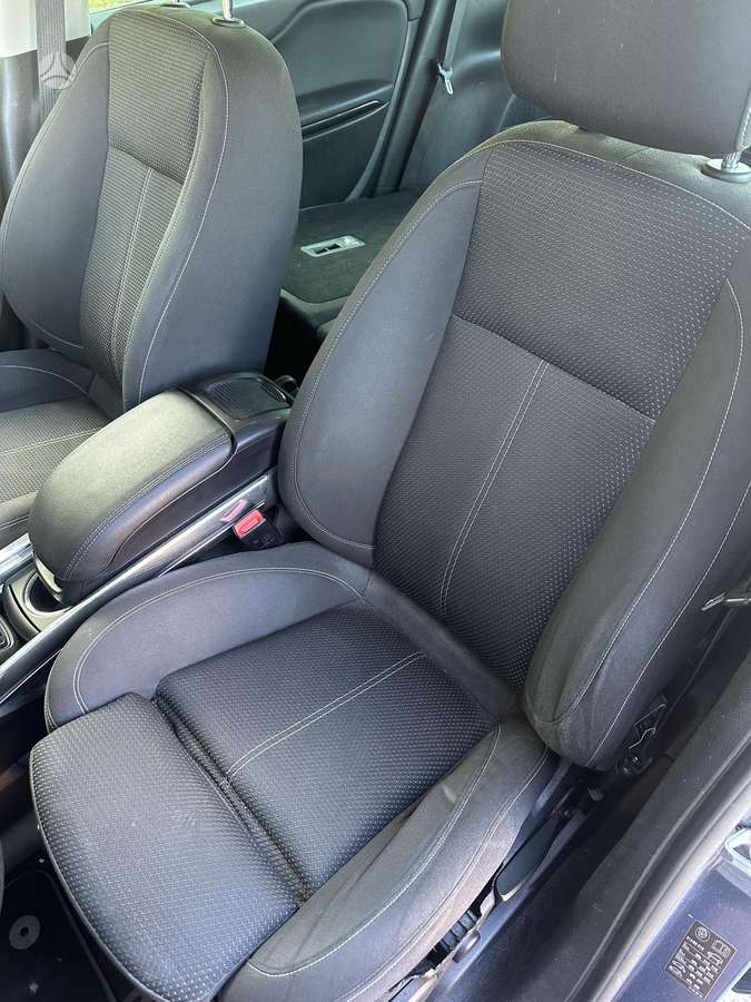 Opel Zafira 2015 — photo 9