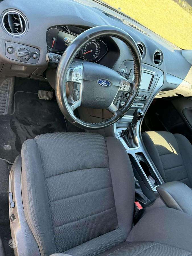 Ford Mondeo 2012 — photo 9