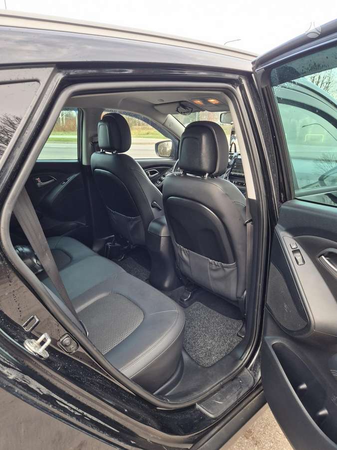 Hyundai ix35 2013 — rear view
