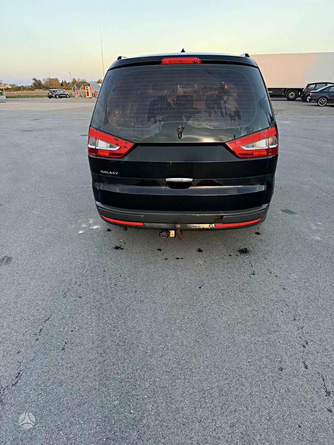 Ford Galaxy 2013 — вигляд ззаду