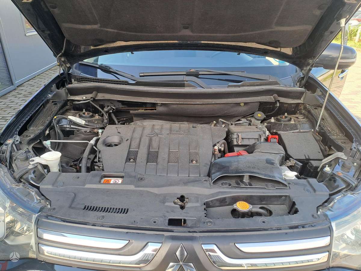 Mitsubishi Outlander 2012 — photo 14
