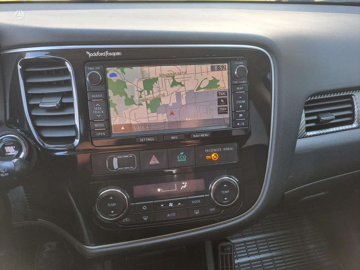 Mitsubishi Outlander 2012 — photo 16