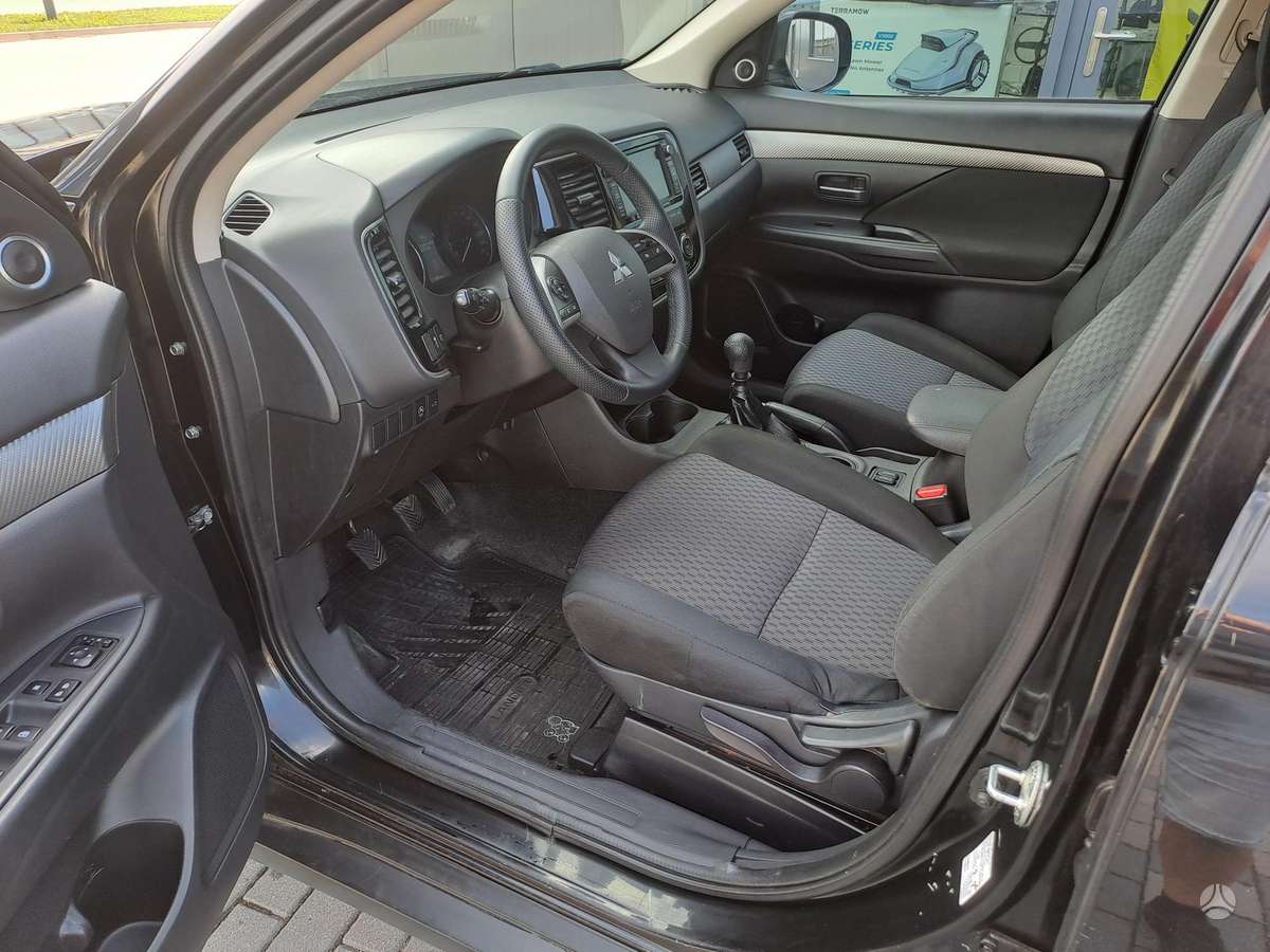 Mitsubishi Outlander 2012 — photo 8