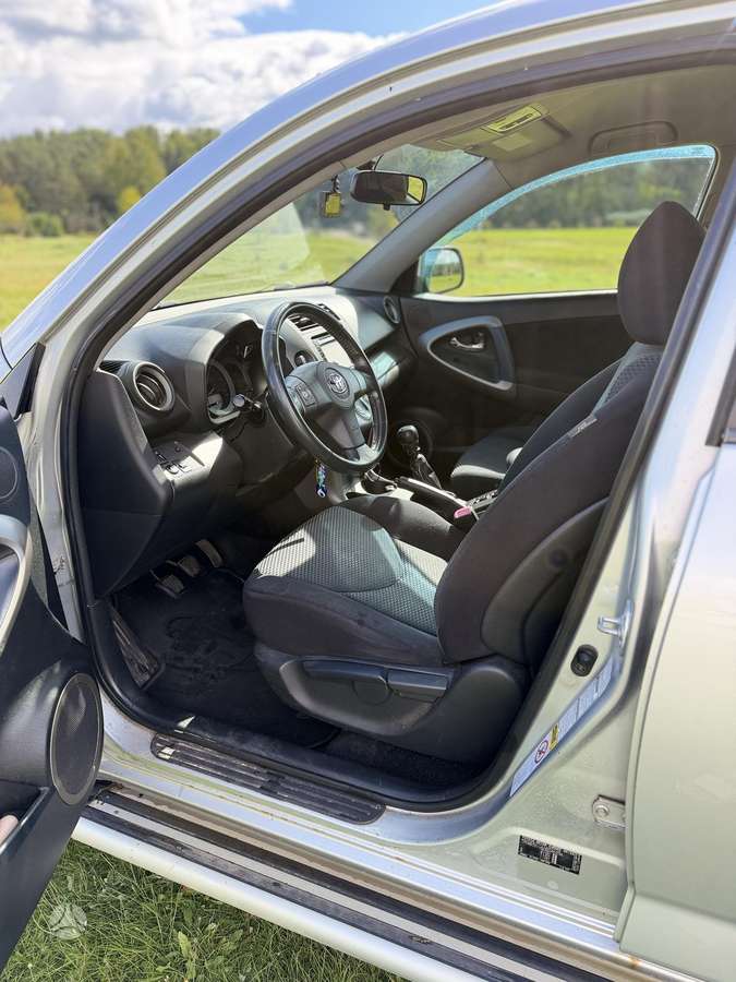 Toyota RAV4 2007 — photo 10