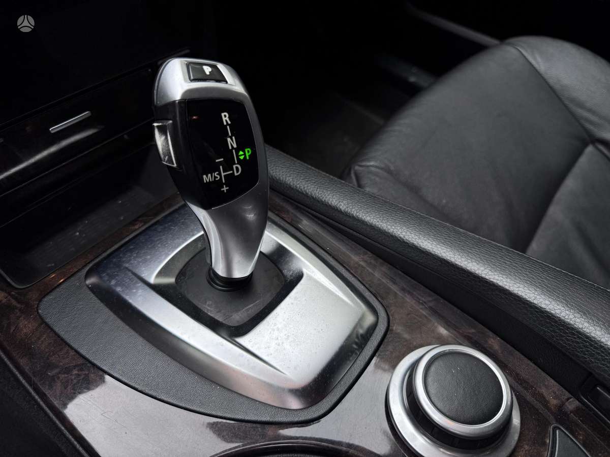 BMW 525 2008 — photo 10