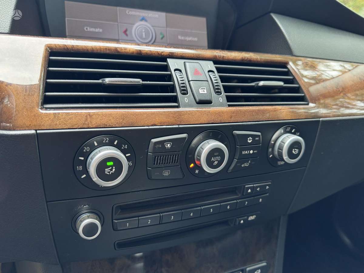 BMW 525 2008 — photo 11