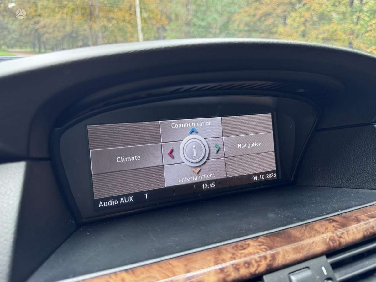 BMW 525 2008 — photo 12