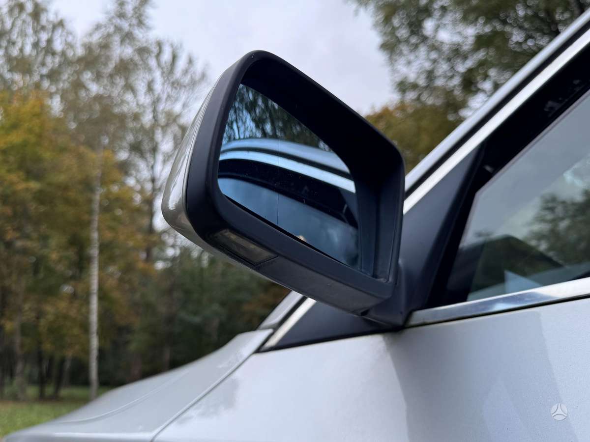 BMW 525 2008 — photo 16
