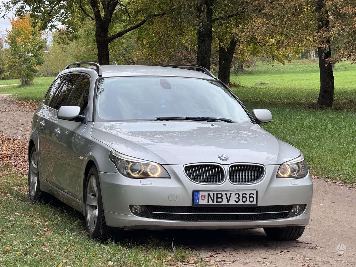 BMW 525 2008 — rear view