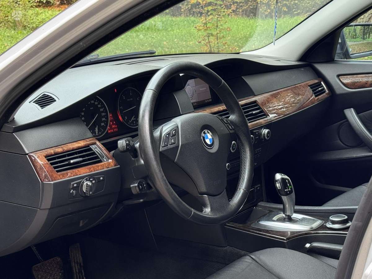 BMW 525 2008 — photo 7