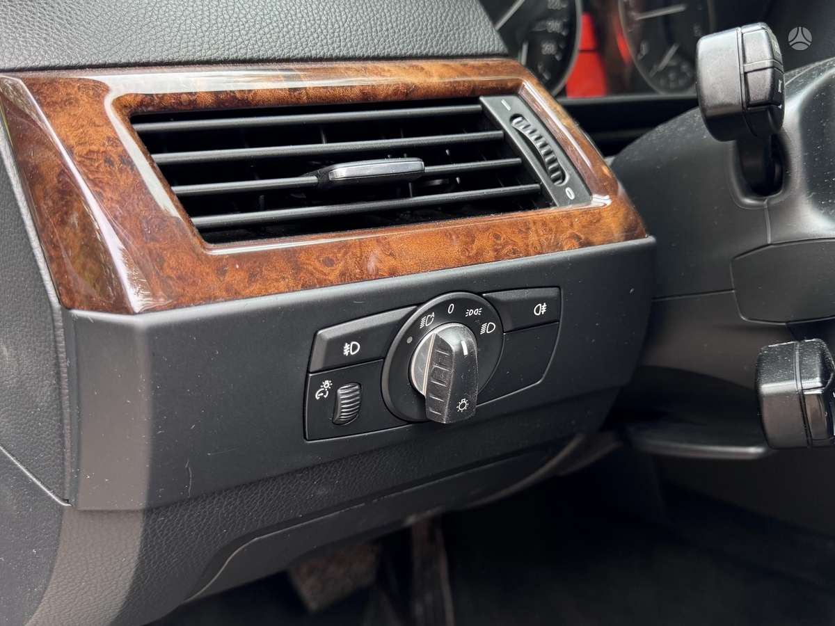BMW 525 2008 — photo 9