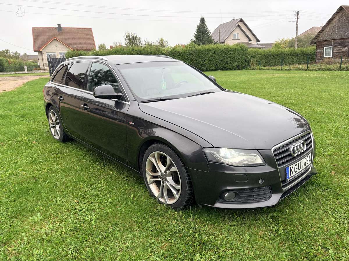 Audi A4 2009 — вигляд ззаду