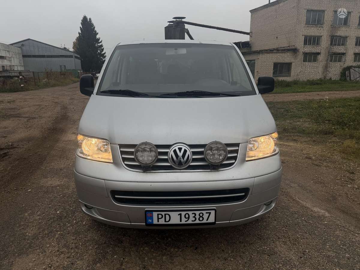 Volkswagen Transporter 2005 — interior