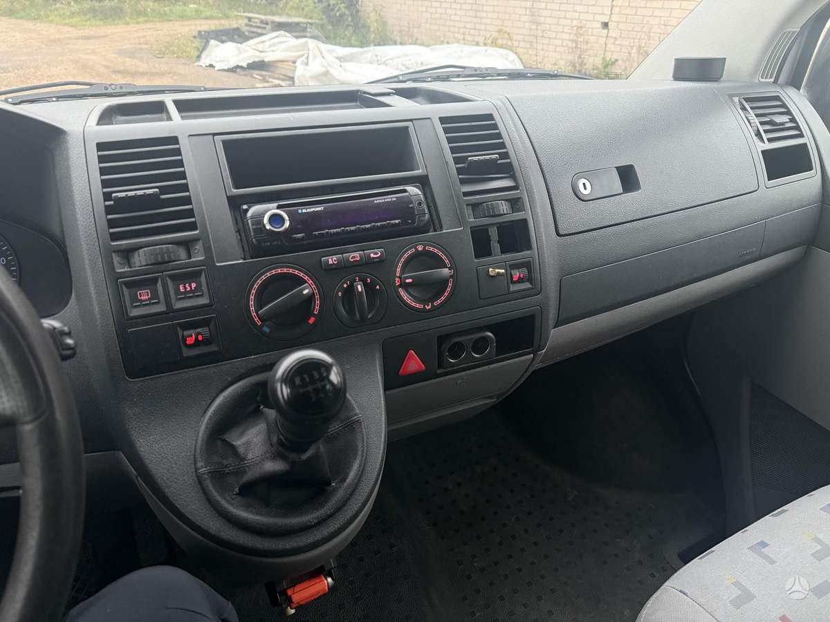 Volkswagen Transporter 2005 — photo 9