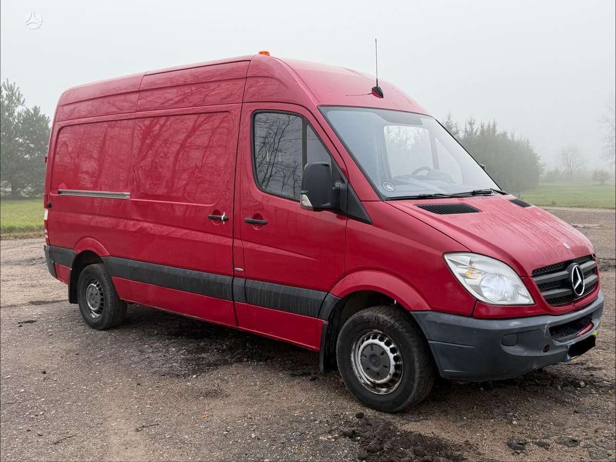 Mercedes-Benz Sprinter 2013 — interior