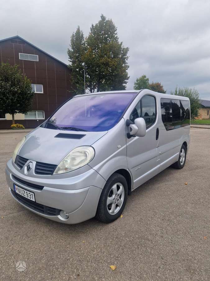 Renault Trafic 2008 — interior