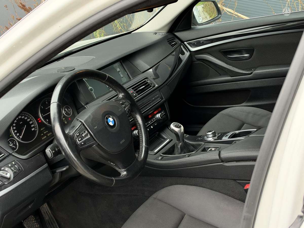 BMW 520 2011 — photo 5