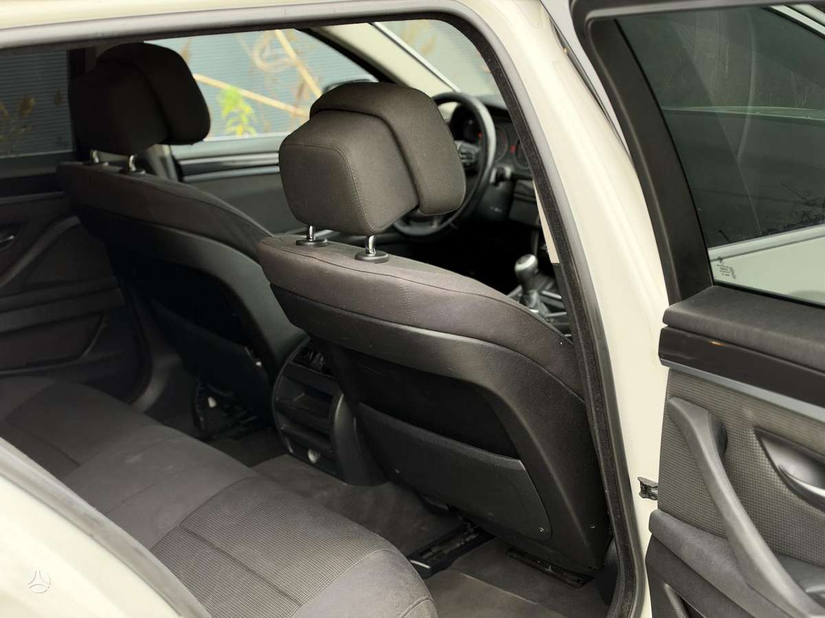 BMW 520 2011 — photo 9