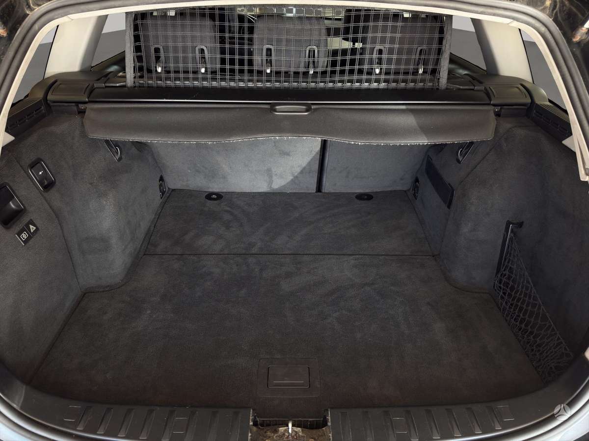 BMW 318 2011 — photo 10