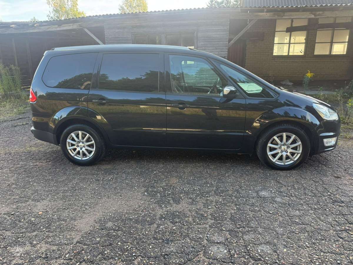 Ford Galaxy 2011 — photo 7