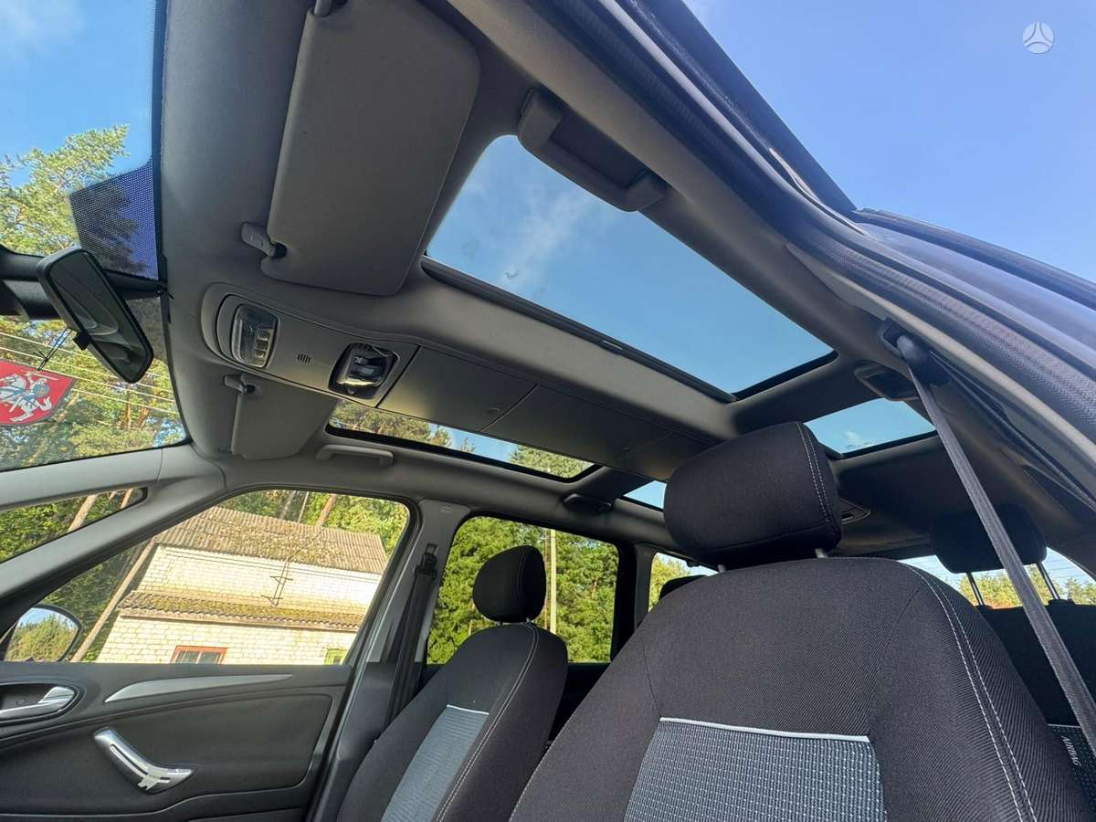 Ford Galaxy 2011 — photo 9
