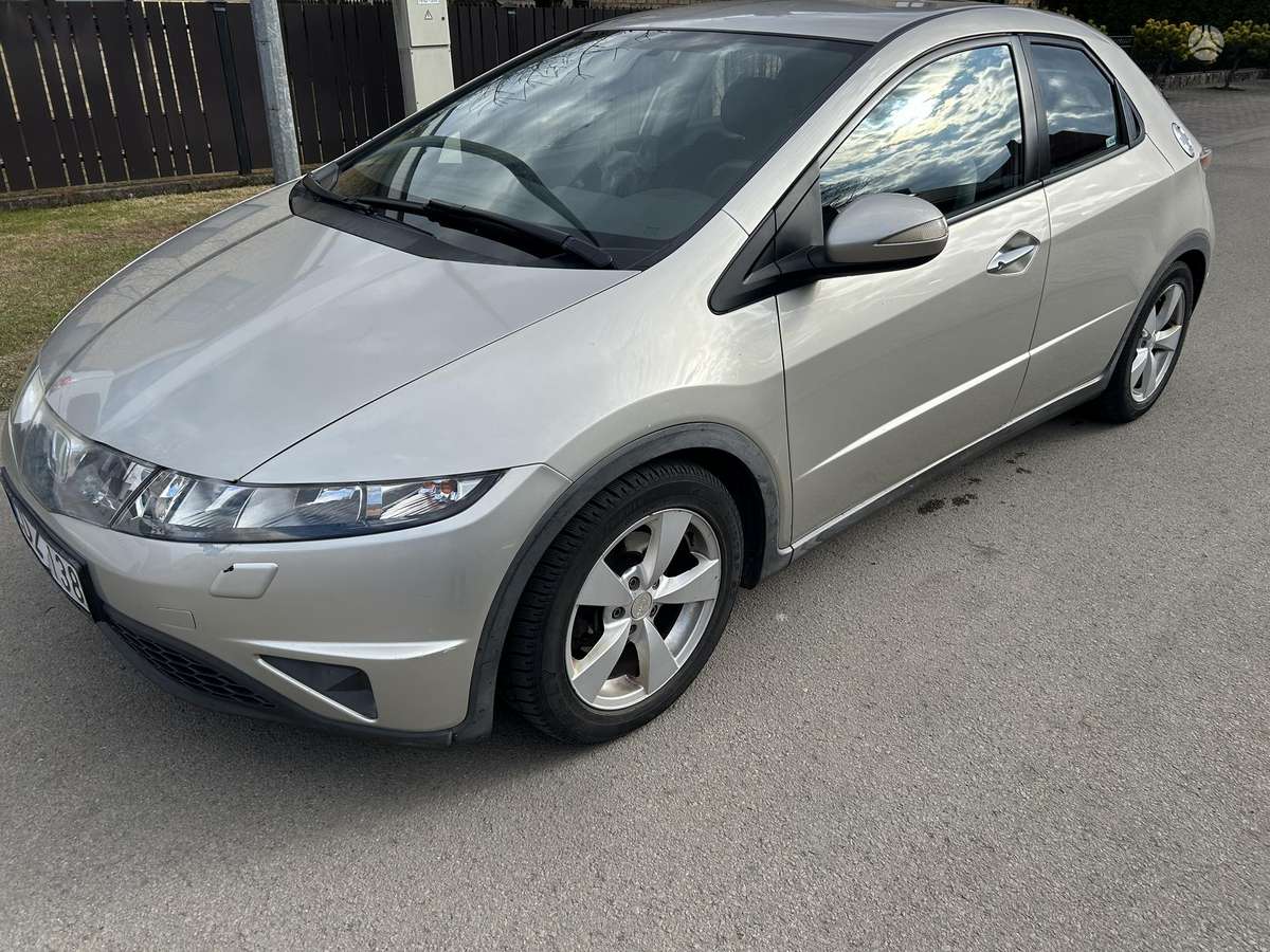 Honda Civic 2006 — rear view