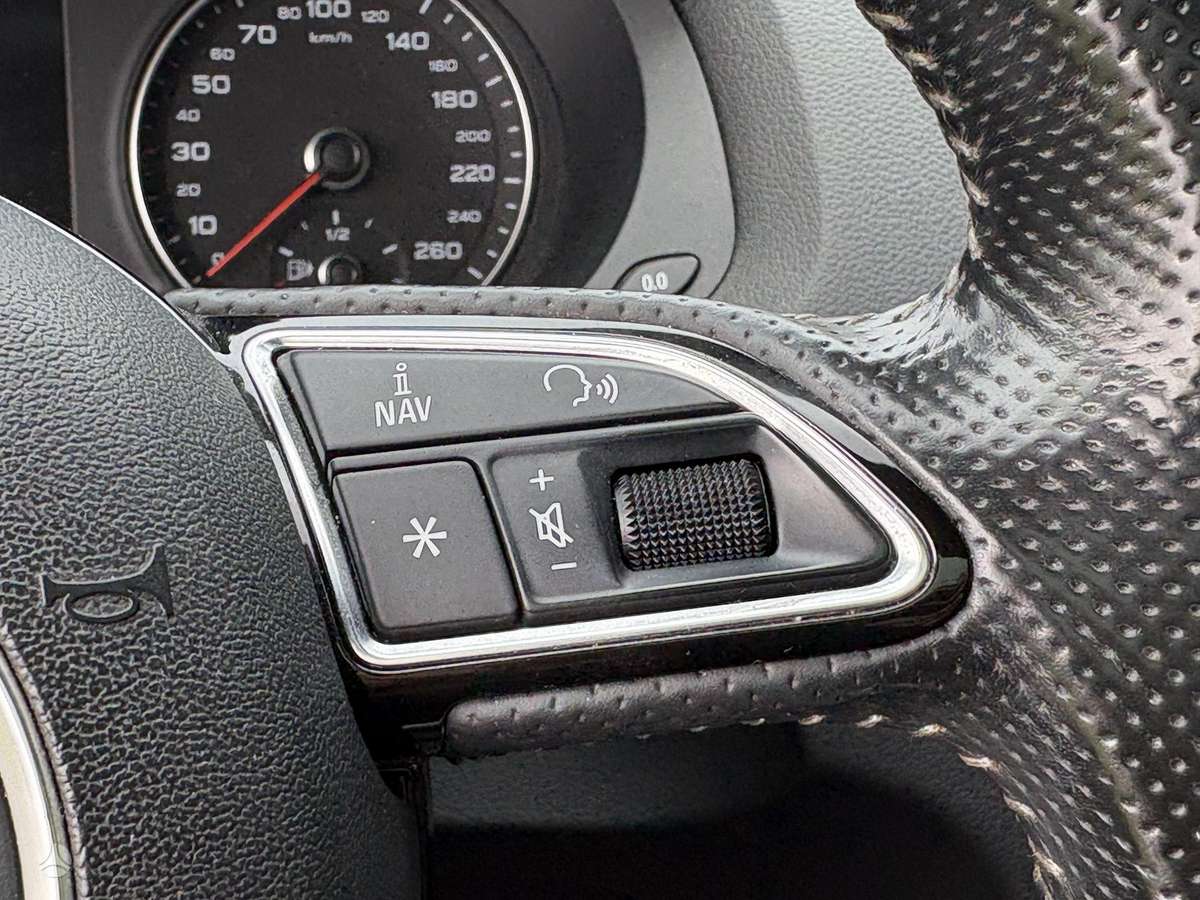 Audi Q3 2013 — photo 16
