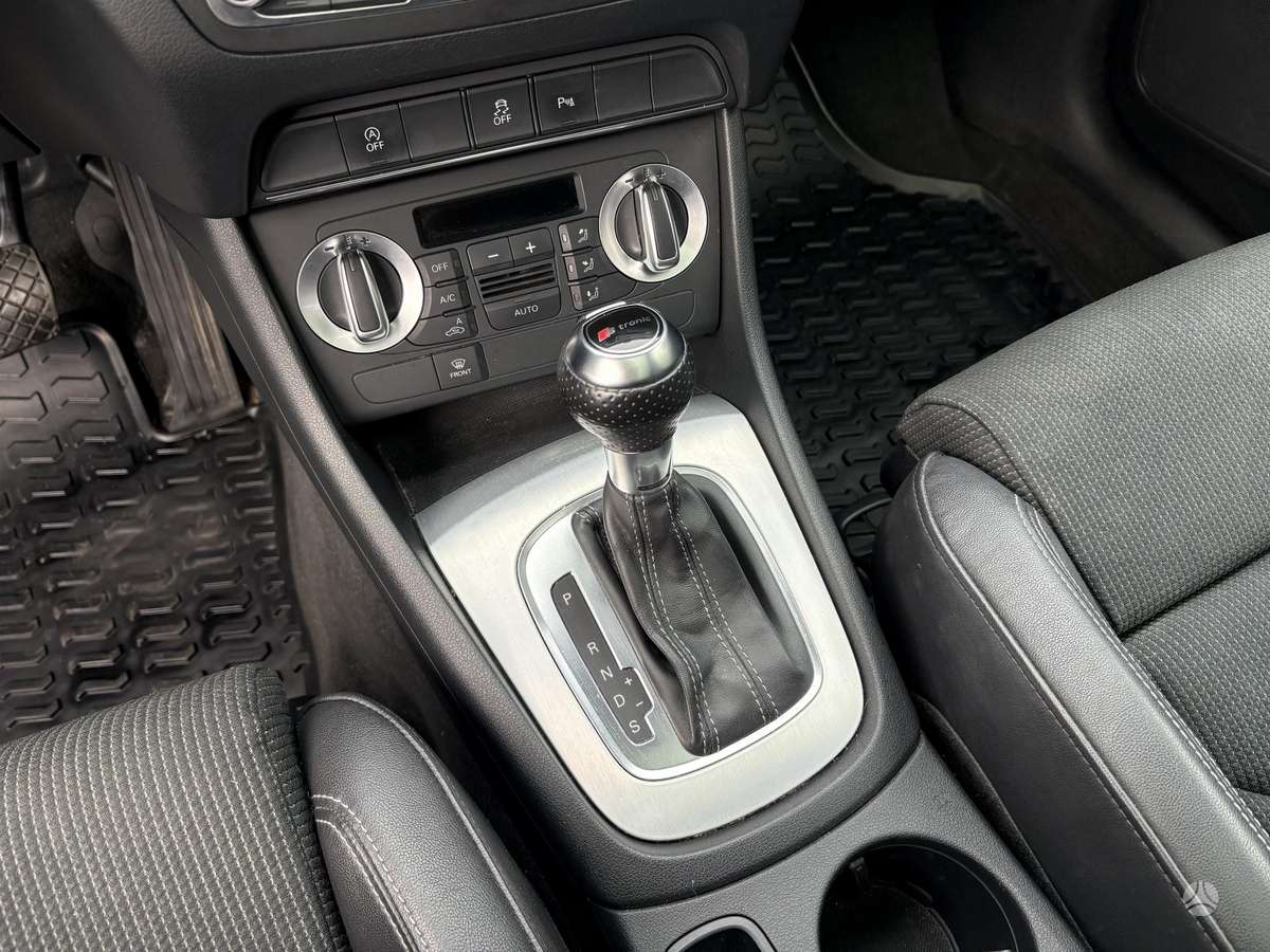 Audi Q3 2013 — photo 17