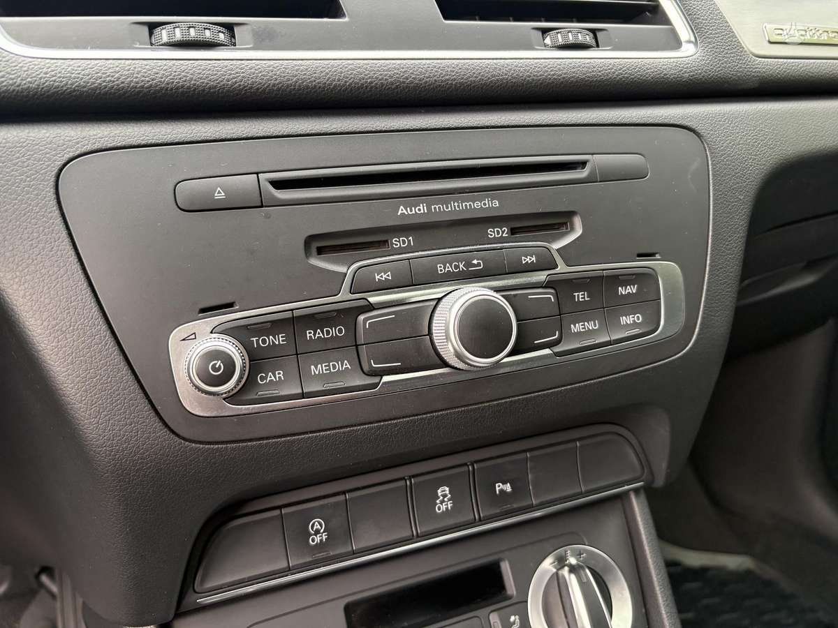 Audi Q3 2013 — photo 18