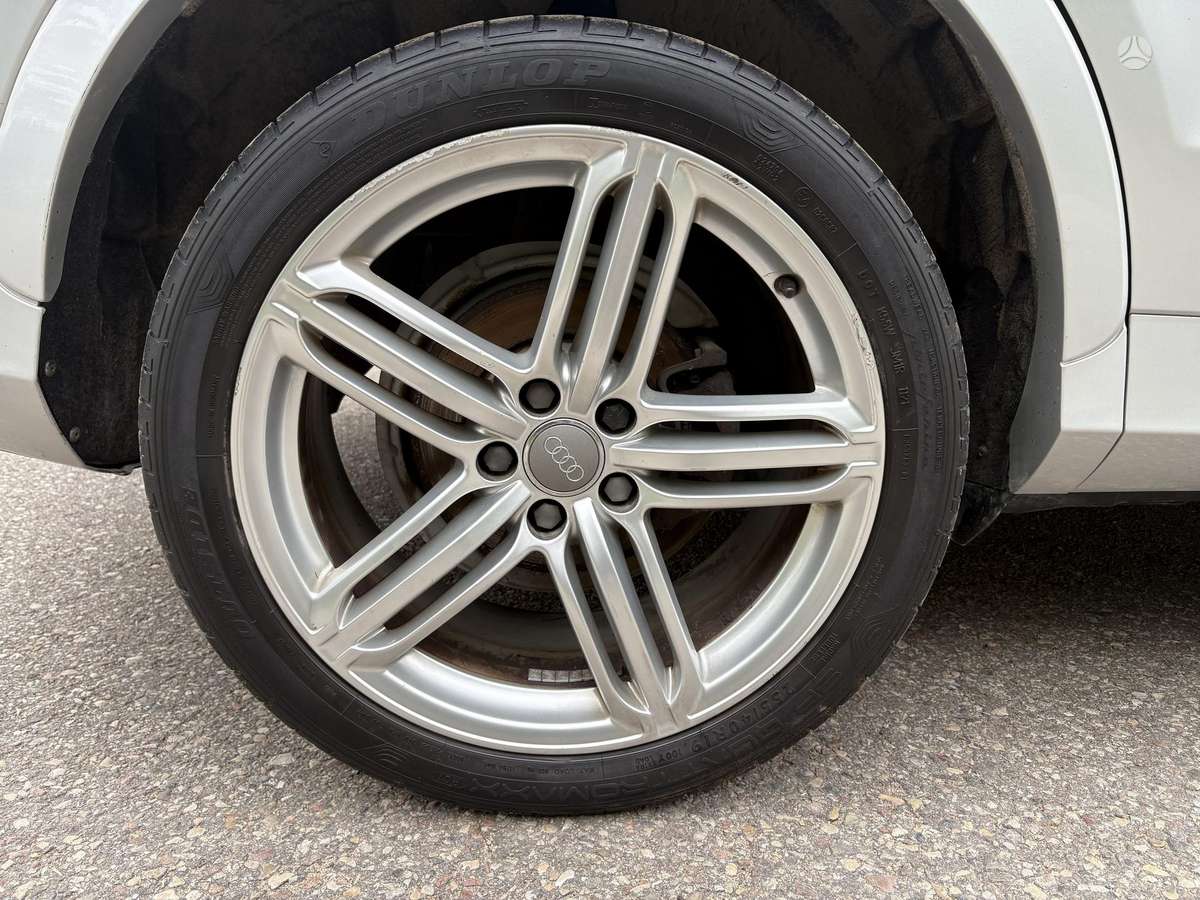 Audi Q3 2013 — photo 25