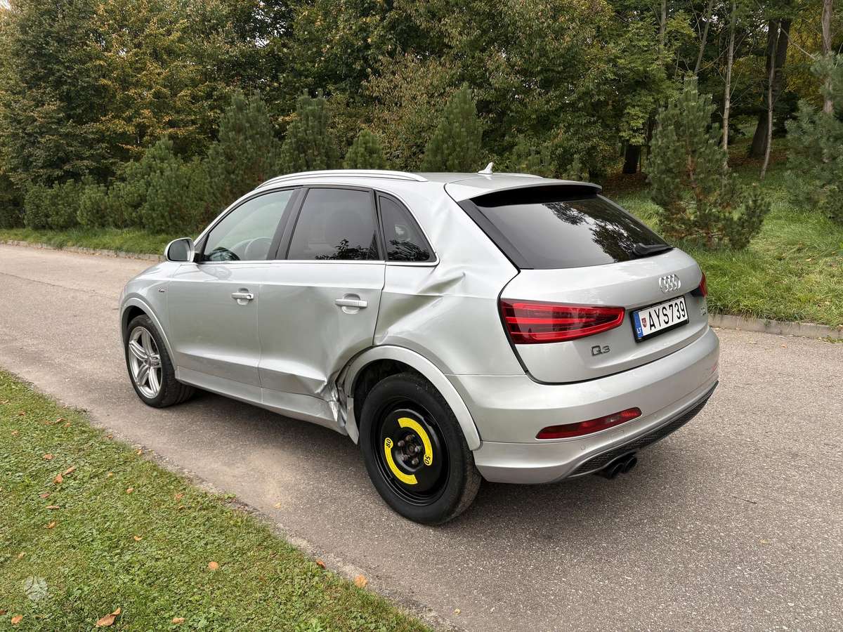 Audi Q3 2013 — interior