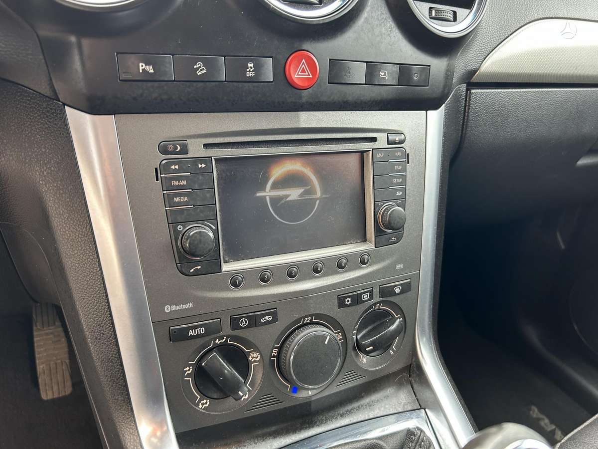 Opel Antara 2013 — photo 19